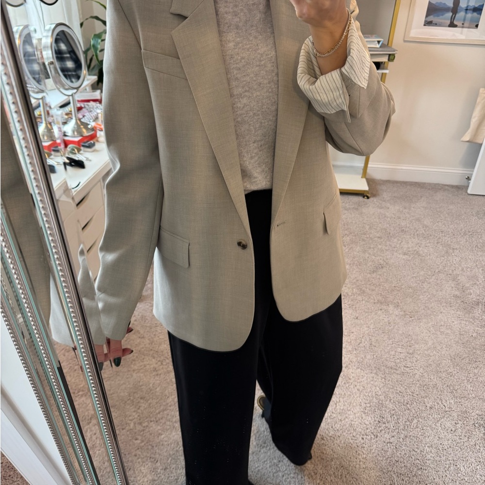 Aritzia blazer and pants Light grey - Picture 3 of 16